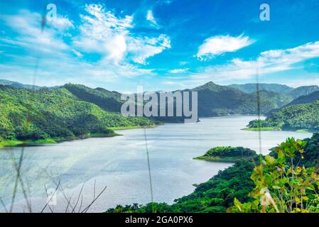 Paysage pittoresque Hanabanilla Lake Dam, Villa Clara, Cuba Banque D'Images