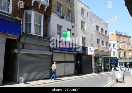 Beaucoup de magasins fermés sur la ville balnéaire de Margate's High Street, sur l'île de Thanet, Kent, Royaume-Uni Banque D'Images