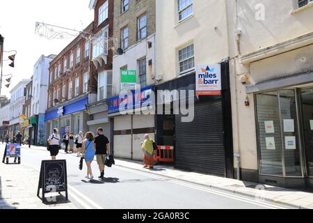 Beaucoup de magasins fermés sur la ville balnéaire de Margate's High Street, sur l'île de Thanet, Kent, Royaume-Uni Banque D'Images