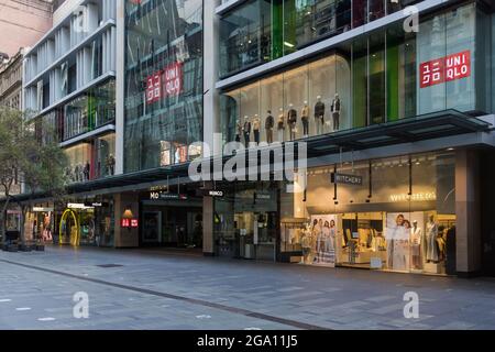 Sydney, Australie. Mercredi, 28 juillet 2021.le quartier des affaires central de Sydney a l'air très déserté comme cas quotidiens Covid-19 continuent d'augmenter. Lors d'une conférence de presse aujourd'hui, il a été annoncé que les restrictions de verrouillage pour le Grand Sydney ont été prolongées de quatre semaines jusqu'au 28 août en raison de la propagation de la variante Delta. Pitt Street Mall. Crédit : Paul Lovelace/Alamy Live News Banque D'Images