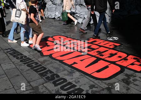 Leicester Square, Londres, Royaume-Uni. 28 juillet 2021. Une statue géante de Starro installée à Leicester Square pour l'ouverture de l'escouade de suicide. Crédit : Matthew Chattle/Alay Live News Banque D'Images