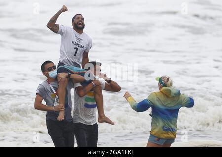 Tokyo, Japon. 27 juillet 2021. Italo FERREIRA (BRA) lauréat de la médaille d'or lors des Jeux Olympiques Tokyo 2020, Surfing Men's on 27 juillet 2021 à la plage de surf de Tsurigasaki à Chiba, Japon - photo Kishimoto/DPPI/LiveMedia crédit: Agence photo indépendante/Alamy Live News Banque D'Images