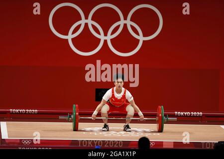 HOU Zhihui (CHN) vainqueur aux Jeux Olympiques Tokyo 2020, Weightlifting Women's 49 kg Group A final le 24 juillet 2021 au Tokyo International Forum à Tokyo, Japon - photo Kishimoto / DPPI / LiveMedia Banque D'Images