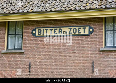 Nom amer en Zoet (amer et doux) sur la maison dans les colonies de Benevorance à Veenhuizen, Drenthe aux pays-Bas. L'un des plus anciens et lar Banque D'Images