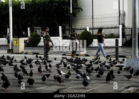 San Salvador, El Salvador. 28 juillet 2021. Le Salvador a enregistré une augmentation du nombre de nouveaux cas de coronavirus, passant à 280 par jour. Le Salvador a imposé l'un des plus longs blocages au cours de sa première vague de cas. (Image de crédit: © Camilo Freedman/ZUMA Press Wire) Banque D'Images