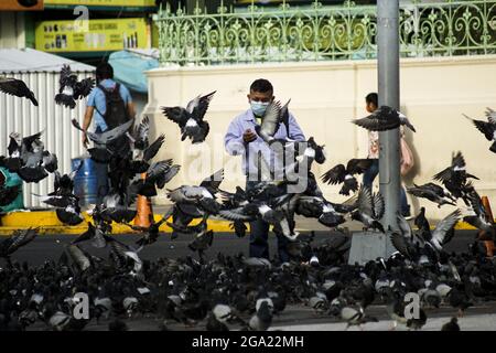 San Salvador, El Salvador. 28 juillet 2021. Le Salvador a enregistré une augmentation du nombre de nouveaux cas de coronavirus, passant à 280 par jour. Le Salvador a imposé l'un des plus longs blocages au cours de sa première vague de cas. (Image de crédit: © Camilo Freedman/ZUMA Press Wire) Banque D'Images