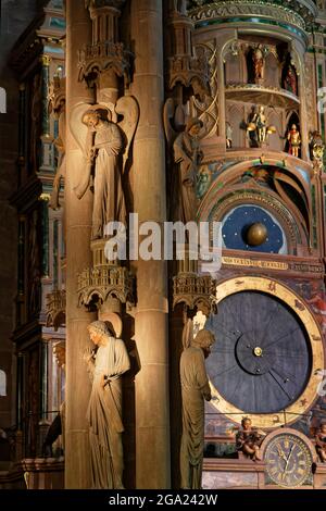 STRASBOURG, FRANCE, 23 juin 2021 : pilier des anges de la cathédrale de Strasbourg, décoré de quatre groupes de colonnes de statue, représentant des scènes du CHRI Banque D'Images