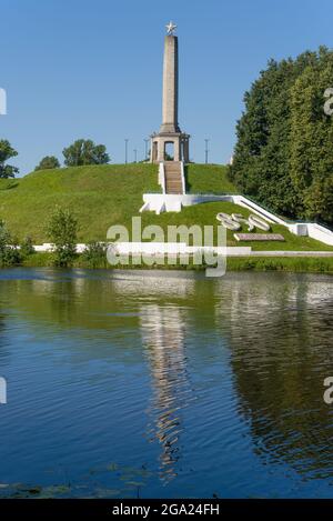 VELIKIE LUKI, RUSSIE - 04 JUILLET 2021 : vue de l'Obélisque de gloire, le jour de juillet Banque D'Images