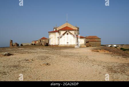 Sanctuaire de Nossa Senhora do Cabo, avec l'église baroque du XVe siècle, Cabo Espichel, Portugal Banque D'Images