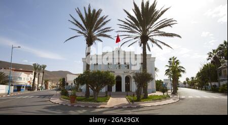 Bâtiment colonial espagnol art déco à Sidi Ifni, sud du Maroc; Sidi Ifni, sous-Massa, Maroc Banque D'Images