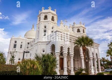 La façade blanche en pierre de l'église catholique du Sacré-cœur; Galveston, Texas, États-Unis d'Amérique Banque D'Images