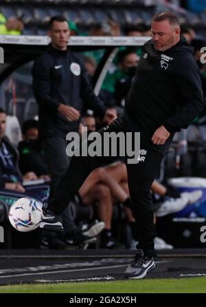 Derby, Angleterre, 28 juillet 2021. Wayne Rooney, directeur du comté de Derby pendant le match pré-saison au Pride Park Stadium, Derby. Le crédit photo doit être lu : Darren Staples / Sportimage Banque D'Images