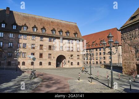 Vue de la vieille ville déserte de Nuremberg en période de pandémie mondiale de Covid-19 ; Nuremberg, Franconie, Bavière, Allemagne Banque D'Images