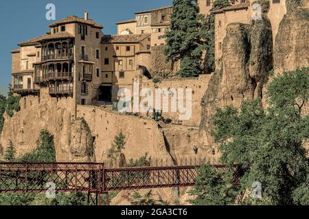 Casa Colgada ou maisons suspendues, maintenant le Musée de l'Art abstrait espagnol et le pont el Saint Pablo dans la rivière Huecar, Cuenca ville, la Mancha Espagne Banque D'Images