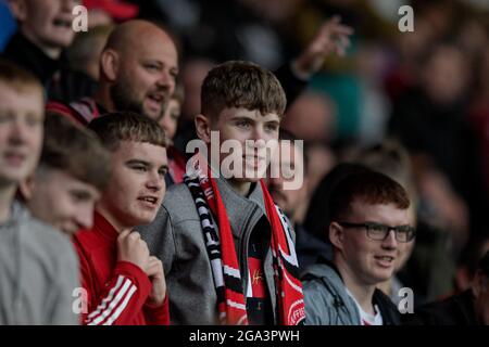 Doncaster, Royaume-Uni. 28 juillet 2021. Les fans de Sheffield United regardent le match à Doncaster, Royaume-Uni, le 7/28/2021. (Photo de Simon Whitehead/News Images/Sipa USA) crédit: SIPA USA/Alay Live News Banque D'Images