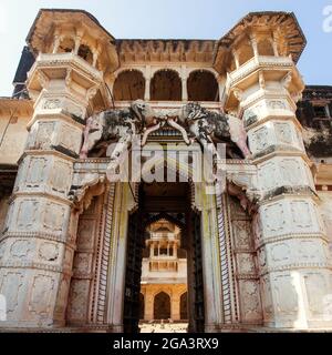 Entrée au fort de Taragarh dans la ville de Bundi, forteresse médiévale typique du Rajasthan, Inde Banque D'Images