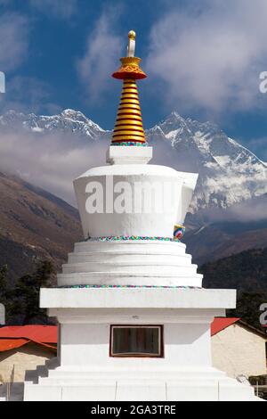 Monastère de Tengboche avec stupa et mont Everest, Lhotse, le meilleur monastère bouddhiste de la vallée de Khumbu, trek jusqu'au camp de base de l'Everest, Sagarmatha national Banque D'Images