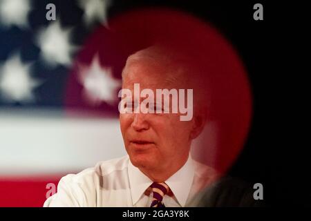 Macungie, États-Unis. 28 juillet 2021. Le président Joe Biden parle de fabrication américaine lors d'une visite à l'usine de Mack Trucks Lehigh Valley Operations à Macungie, aux États-Unis. Crédit : Chase Sutton/Alay Live News Banque D'Images