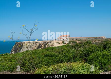 Cabo Espichel est un cap situé sur la côte ouest de la paroisse civile de Castelo, commune de Sesimbra, dans le district portugais de Setúbal. Banque D'Images