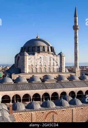 Vue sur la mosquée du Sultan Mihrimah, Istanbul Banque D'Images
