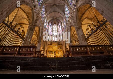 Leon, Espagne - 25 juin 2019 : autel de la cathédrale de Leon, également appelé la Maison de la lumière, Espagne Banque D'Images