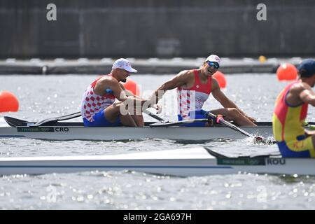 Martin SINKOVIC (CRO), Valent SINKOVIC (CRO), gagnant, gagnant, action. M2-, paire d'hommes, deux hommes aviron, aviron, le 29 juillet, 2021, voie navigable Sea Forest. Jeux olympiques d'été 2020, de 23.07. - 08.08.2021 à Tokyo/Japon. Banque D'Images