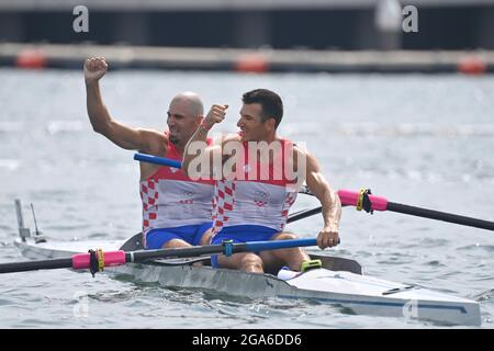 Martin SINKOVIC (CRO), Valent SINKOVIC (CRO), gagnant, gagnant, action, Jubilation, applaudissements, joie, encouragements, M2-, Paire d'hommes, deux hommes aviron, aviron, le 07/29/2021, voie navigable Sea Forest. Jeux olympiques d'été 2020, de 23.07. - 08.08.2021 à Tokyo/Japon. Banque D'Images