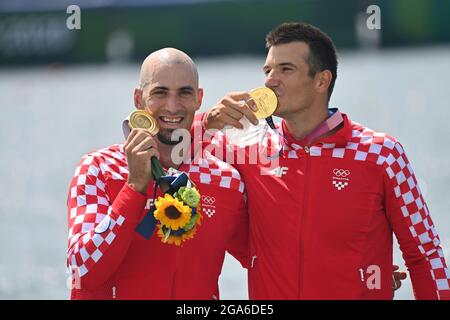 Martin SINKOVIC (CRO), Valent SINKOVIC (CRO), gagnant, gagnant, cérémonie de remise des prix, Avec médailles, or, médaille d'or, M2-, paire d'hommes, Deux hommes ramer, ramer, le 29 juillet 2021, sur la voie navigable Sea Forest. Jeux olympiques d'été 2020, de 23.07. - 08.08.2021 à Tokyo/Japon. Banque D'Images