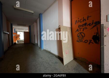 29 juillet 2021, Rhénanie-Palatinat, Ahrweiler: Le Boeselager-Realschule a été lourdement endommagé par la catastrophe des inondations. Photo: Thomas Frey/dpa Banque D'Images