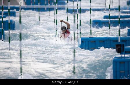 Tokyo, Japon. 29 juillet 2021. Mallory Franklin, de Grande-Bretagne, est en compétition lors de la finale féminine de canoë slalom aux Jeux Olympiques de Tokyo en 2020 à Tokyo, au Japon, le 29 juillet 2021. Credit: FEI Maohua/Xinhua/Alamy Live News Banque D'Images