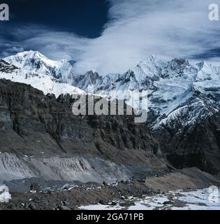Népal. Himalaya. Montagnes enneigées. Banque D'Images