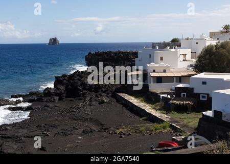 La merveilleuse île et son volcan toujours actif est une destination touristique magnifique. Banque D'Images