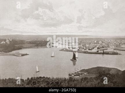 Vue de la fin du XIXe siècle sur le port de Stornoway, la ville principale des îles occidentales et la capitale de Lewis et Harris dans les Hébrides extérieures, en Écosse. Le port abrité est la raison de l'existence des villes et a été nommé par les Vikings de visite 'Steering Bay' qui, une fois traduit phonétique, est devenu le nom de Stornoway. Stornoway est le port principal de l'île, en raison de son emplacement protégé avec le ferry pour Ullapool un visiteur régulier. Banque D'Images