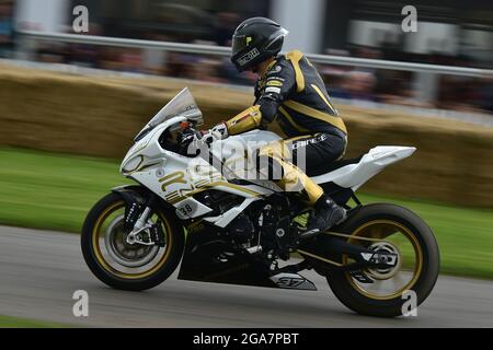 James Hillier, BMW M1000RR, 110 ans du parcours de montagne, les Maestros - les grands All-coopers de Motorsport, Goodwood Festival of Speed, Goodwood Hou Banque D'Images