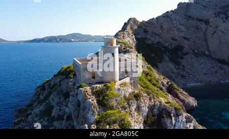 Vue aérienne du phare abandonné sur le cap de Punta Grossa, à l'est de l'île d'Ibiza, dans les îles Baléares, en Espagne Banque D'Images