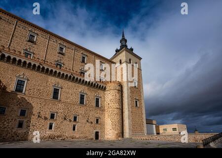 Alcazar de Tolède, une fortification en pierre située dans la partie la plus haute de Tolède, en Espagne. Banque D'Images