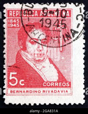 ARGENTINE - VERS 1945: Un timbre imprimé en Argentine montre Bernardino Rivadavia, le premier président de l'Argentine, 1826 - 1827, vers 1945 Banque D'Images