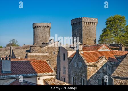 Tours à la citadelle du XIIe siècle des Templiers, sur la commune de la Couvertoirade, commune du département de l'Aveyron, région des Causses, Occitanie, France Banque D'Images