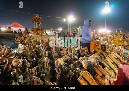 Kolkata, Bengale-Occidental, Inde - 31 décembre 2018 : Seigneur Ganesha et déesse Durga colorées, poupées en terre cuite fabriquées à Krishnanagar, Nadia, Bengale-Occidental, Banque D'Images