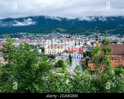 Panorama de la ville d'Innsbruck dans le Tyrol Banque D'Images