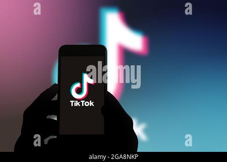 San Francisco, États-Unis - juillet 2021 : logo de l'application Tiktok sur l'écran du téléphone portable Banque D'Images