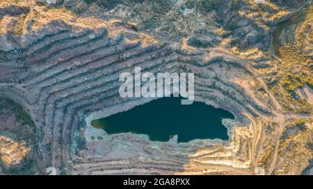 Vue aérienne d'une mine d'uranium à ciel ouvert Banque D'Images