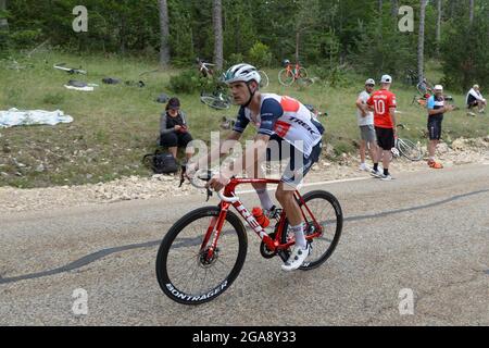 Malaucène, France. 07e juillet 2021. Jasper stuyven en action pendant l'ascension du Mont-Ventoux au Tour de France 2021. Il s'est classé 102 de cette étape.la 11e étape du Tour de France 2021 a lieu entre Sorgues et Malaucene avec une double ascension du Mont-Ventoux. Le vainqueur de la scène est Wout Van Aert. (Photo de Laurent Coust/SOPA Images/Sipa USA) crédit: SIPA USA/Alay Live News Banque D'Images