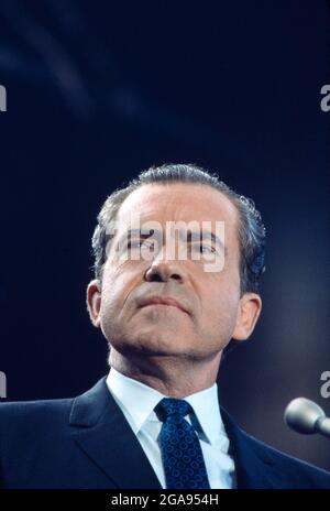 Candidat présidentiel républicain Richard Nixon, tête et épaules Portrait, nuit des élections, Waldorf-Astoria Hotel, New York City, New York, États-Unis, Bernard Gotfryd, 6 novembre 1968 Banque D'Images