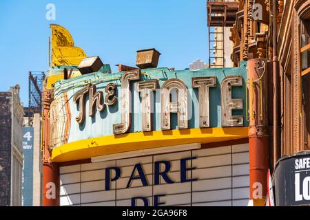 Los Angeles, Californie - États-Unis - 29 juillet 2021 : le Théâtre d'État, ouvert en 1921, un matin ensoleillé d'été dans la ville. Banque D'Images