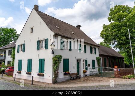 Duisburg Friemershein, centre de l'ancien village, maison de l'ancien enseignant, musée d'histoire locale, sur la place de l'église, NRW, Allemagne Banque D'Images