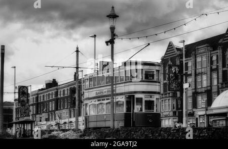 Tramway du patrimoine de Blackpool le long de la promenade de Blackpool à North Shore Banque D'Images