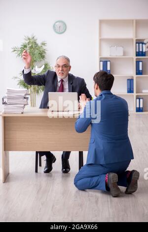 Deux employés dans le concept de licenciement Banque D'Images