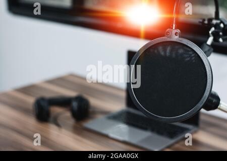 Microphone gros plan pour le divertissement en studio à la maison Banque D'Images