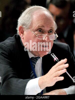 Washington, DC - 31 mai 2008 -- États-Unis le sénateur Carl Levin (démocrate du Michigan), président du Comité des services armés du Sénat des États-Unis, témoigne à titre de représentant du Parti démocratique du Michigan, lors d'une réunion du Comité des règlements et règlements du Comité national démocratique (DNC) à l'hôtel Marriott Wardman Park le samedi 31 mai 2008. Levin témoignait d'une formule pour asseoir tous les délégués du Michigan à la convention nationale démocratique.Credit: Ron Sachs/CNP.(RESTRICTION: PAS de journaux ou journaux New York ou New Jersey dans un rayon de 75 miles de New York City)/Med Banque D'Images